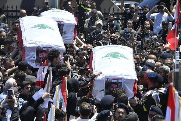 8 شهداء بينهم طفلان في قصف الاحتلال مناطق جنوب لبنان